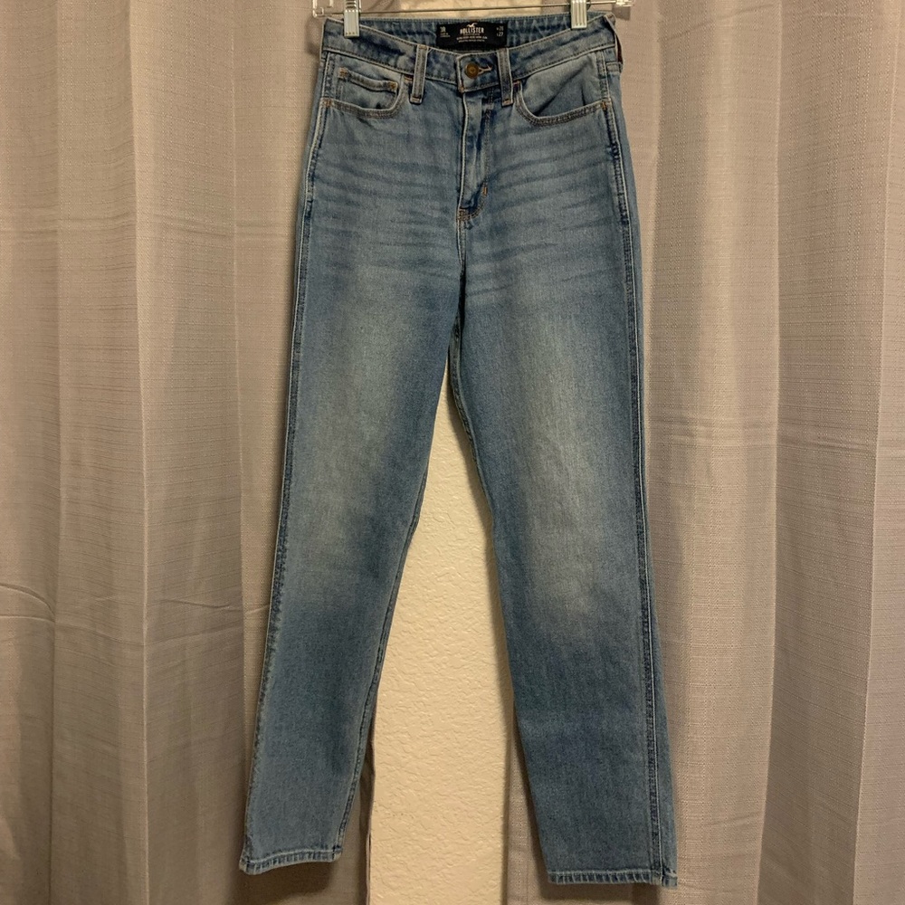 Hollister High Rise Mom Jeans